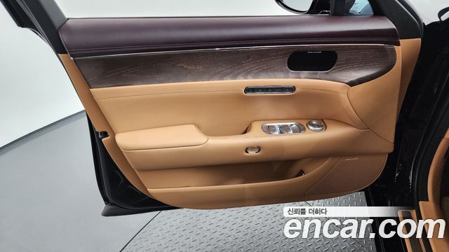 Genesis G90 2023 — photo 14