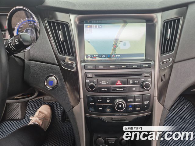Hyundai Sonata 2013 — photo 13