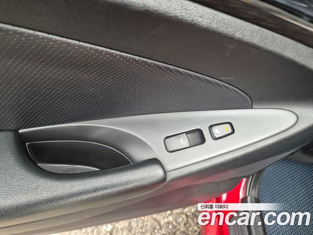 Hyundai Sonata 2013 — photo 17
