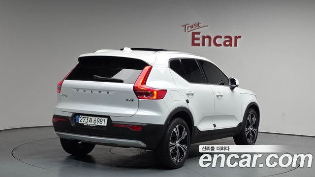 Volvo XC40 2021 — photo 2