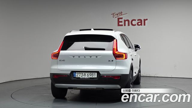 Volvo XC40 2021 — photo 4