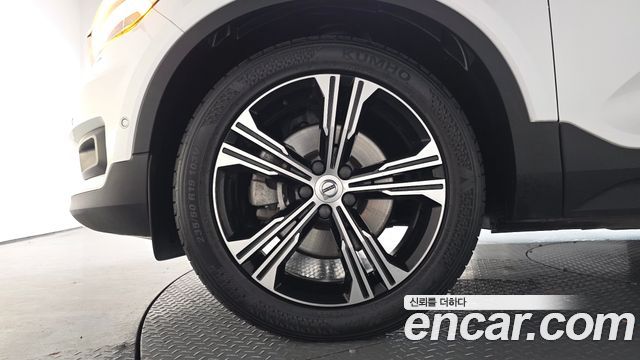 Volvo XC40 2021 — photo 5