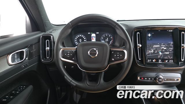 Volvo XC40 2021 — photo 18