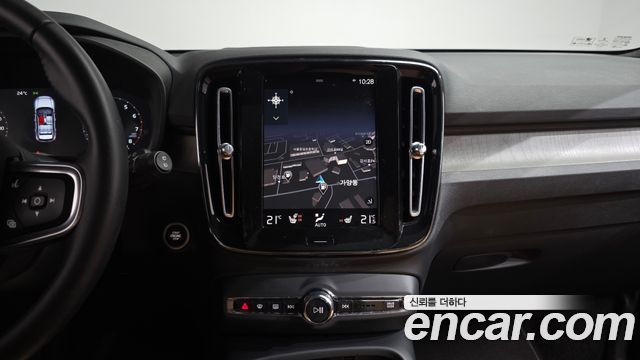 Volvo XC40 2021 — photo 19