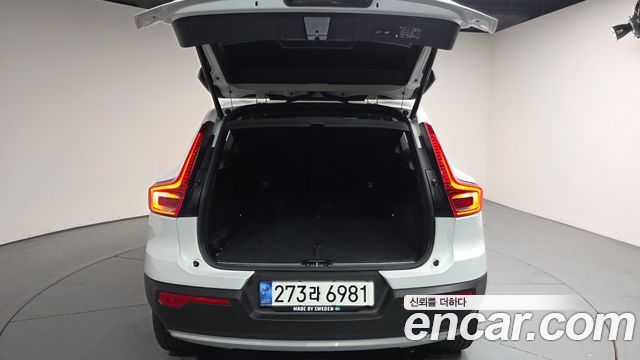 Volvo XC40 2021 — photo 26
