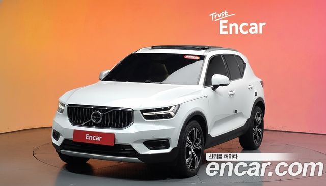 Volvo XC40 2021 — photo 1