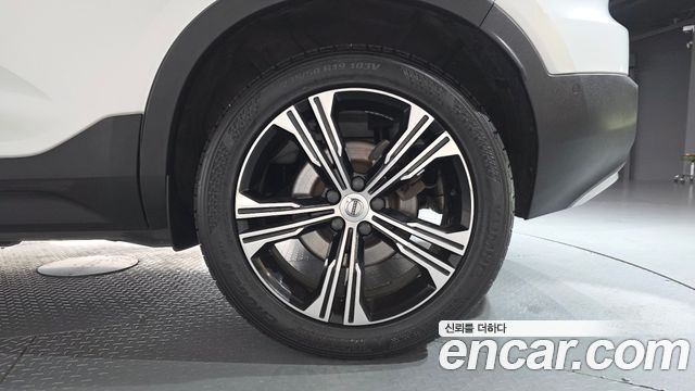 Volvo XC40 2021 — photo 7