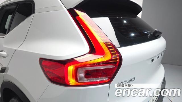 Volvo XC40 2021 — photo 9