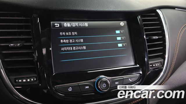 Chevrolet Korea Trax 2017 — photo 21