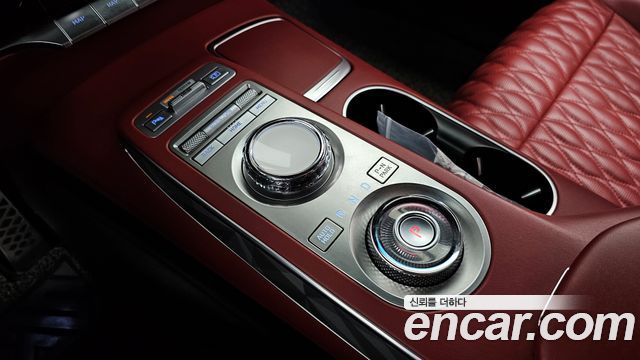 Genesis GV70 2021 — photo 12