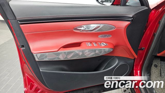 Genesis GV70 2021 — photo 14