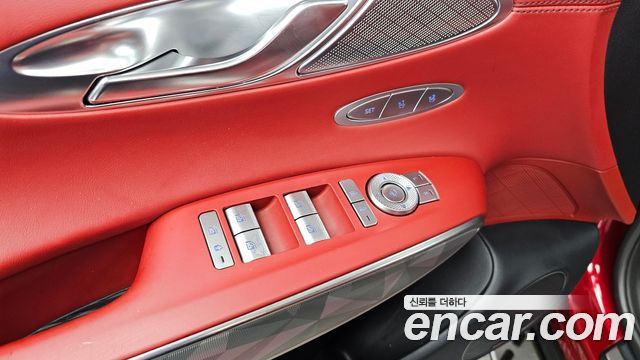 Genesis GV70 2021 — photo 30