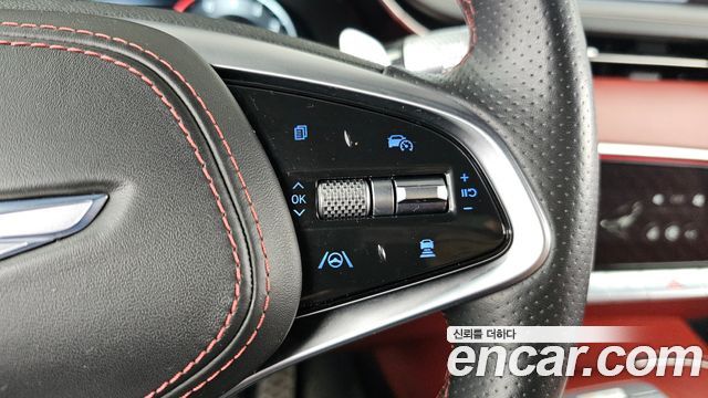 Genesis GV70 2021 — photo 35