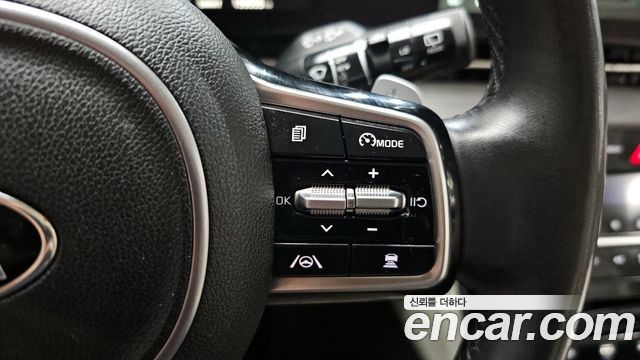 Kia Canival 2021 — photo 23
