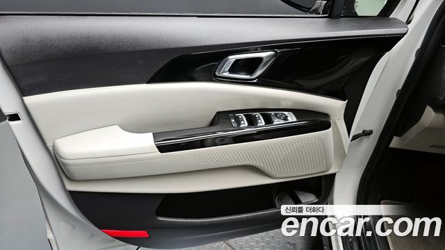 Kia Canival 2021 — photo 14