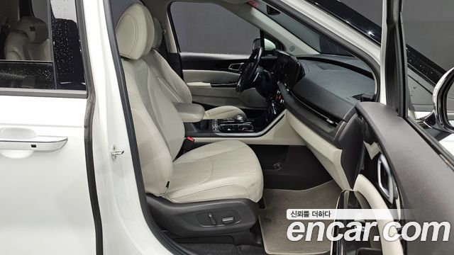 Kia Canival 2021 — photo 16