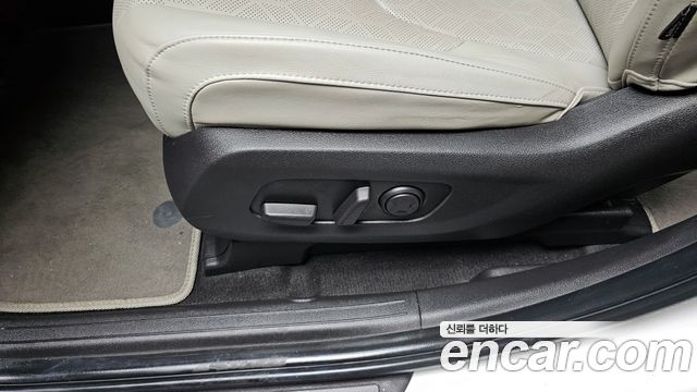 Kia Canival 2021 — photo 31