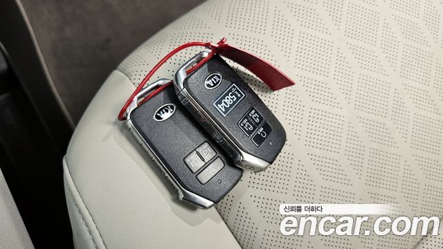 Kia Canival 2021 — photo 33