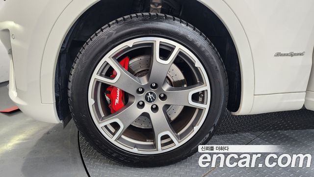 Maserati Levante 2020 — photo 5