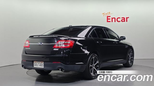 Ford Taurus 2015 — photo 2