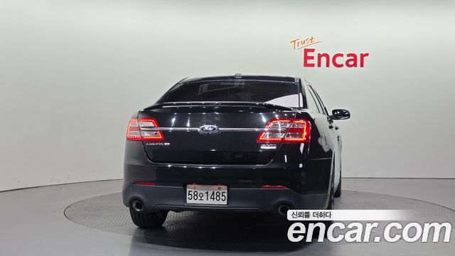 Ford Taurus 2015 — photo 4