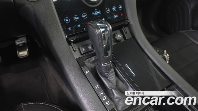 Ford Taurus 2015 — photo 9