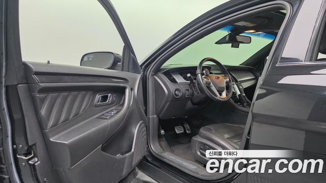 Ford Taurus 2015 — photo 10
