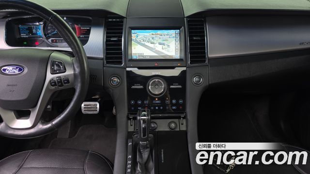 Ford Taurus 2015 — photo 14