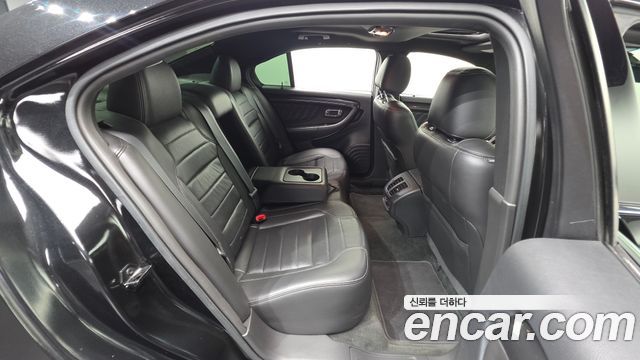 Ford Taurus 2015 — photo 18