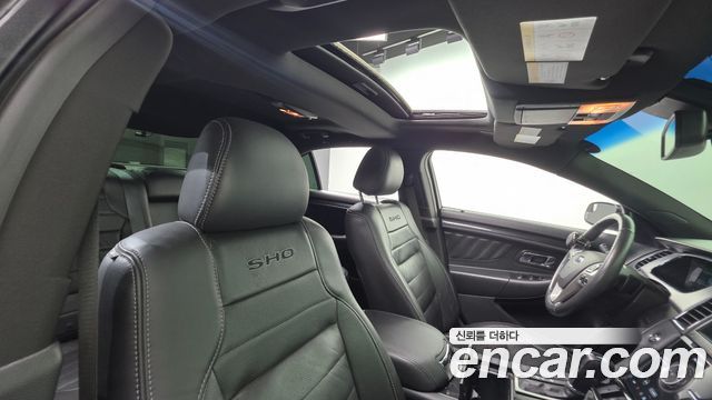 Ford Taurus 2015 — photo 20
