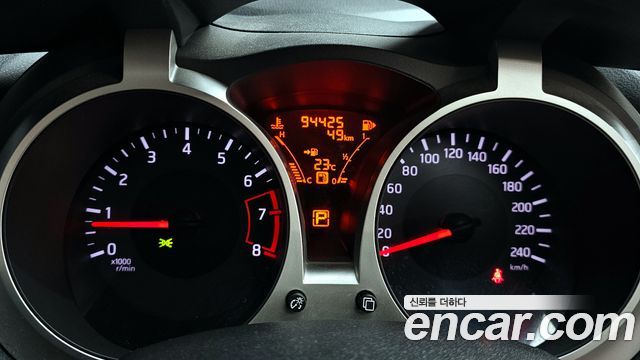 Nissan Juke 2015 — photo 8