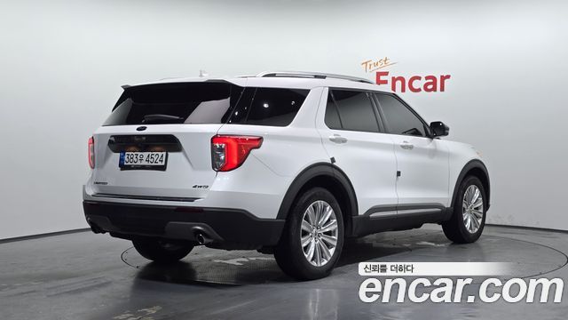 Ford Explorer 2021 — photo 2