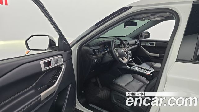 Ford Explorer 2021 — photo 13
