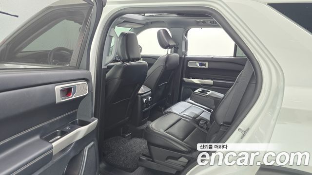 Ford Explorer 2021 — photo 17