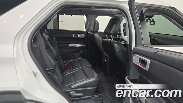 Ford Explorer 2021 — photo 18