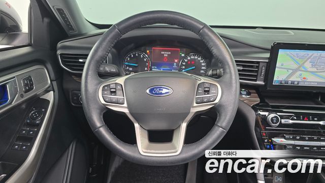 Ford Explorer 2021 — photo 19