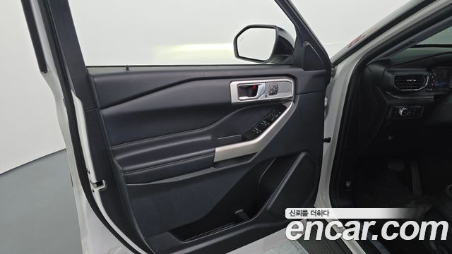 Ford Explorer 2021 — photo 14