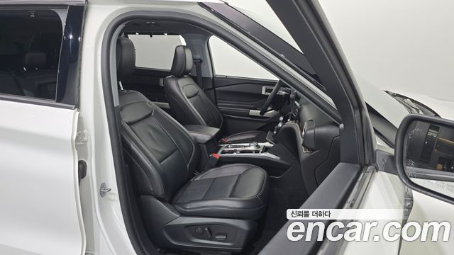 Ford Explorer 2021 — photo 16