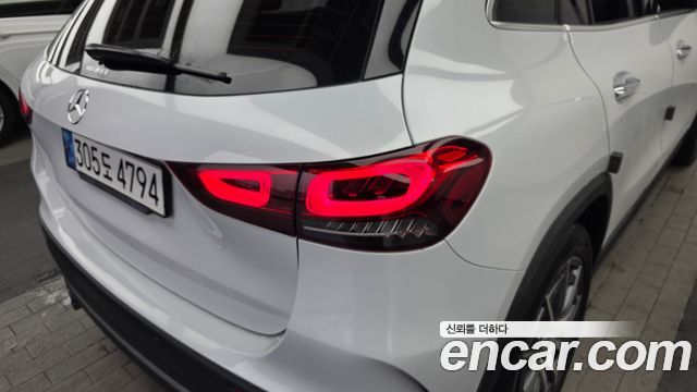 Mercedes-Benz GLA-Class 2022 — photo 9