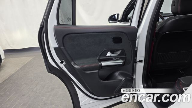 Mercedes-Benz GLA-Class 2022 — photo 15