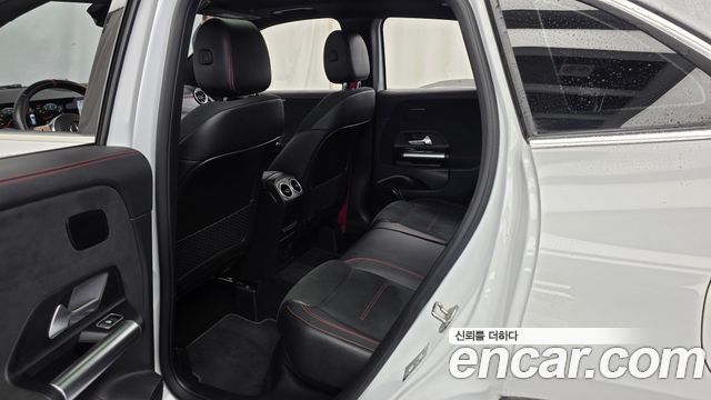 Mercedes-Benz GLA-Class 2022 — photo 16