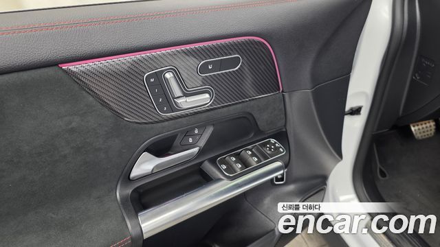 Mercedes-Benz GLA-Class 2022 — photo 33