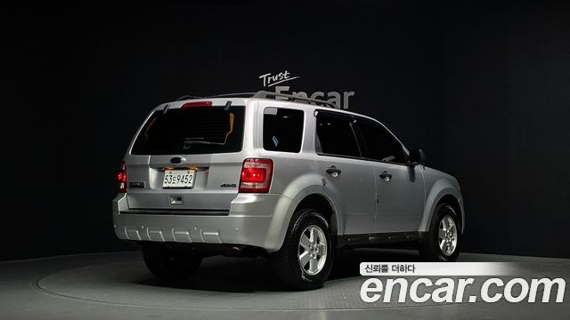 Ford Escape 2011 — photo 2