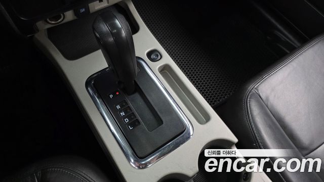 Ford Escape 2011 — photo 9