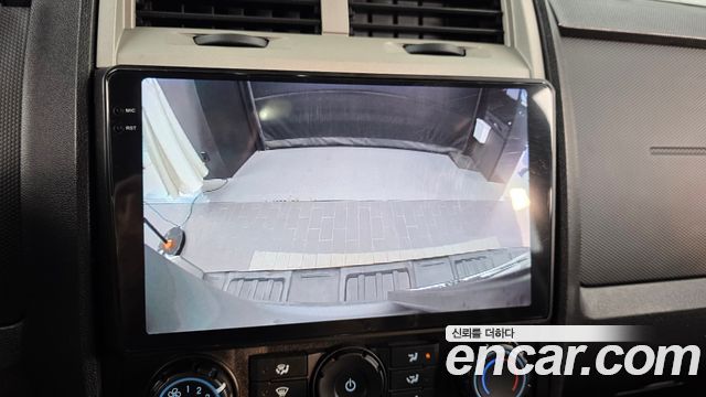 Ford Escape 2011 — photo 14