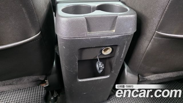 Ford Escape 2011 — photo 19