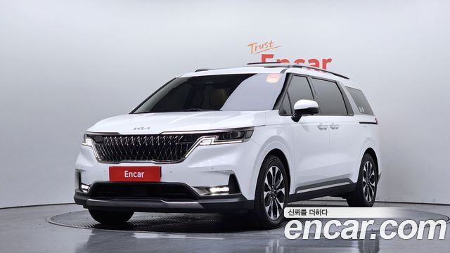 Kia Canival 2023 — photo 1
