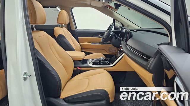 Kia Canival 2023 — photo 17