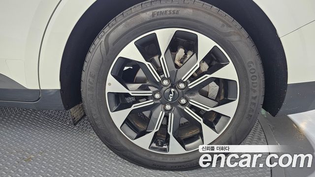 Kia Canival 2023 — photo 7