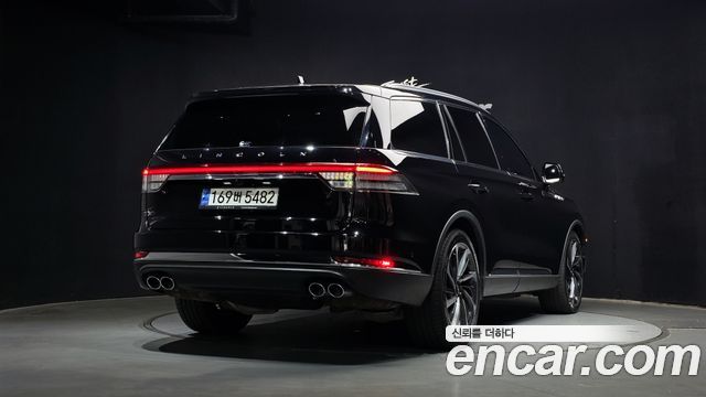 Lincoln Aviator 2022 — photo 2